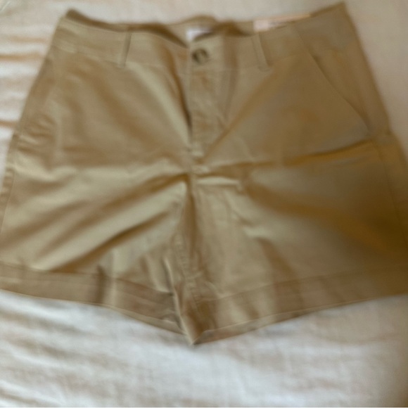 LOFT - NWT  Monroe 6” khaki chino short, 97% cotton 3% spandex - Picture 2 of 7